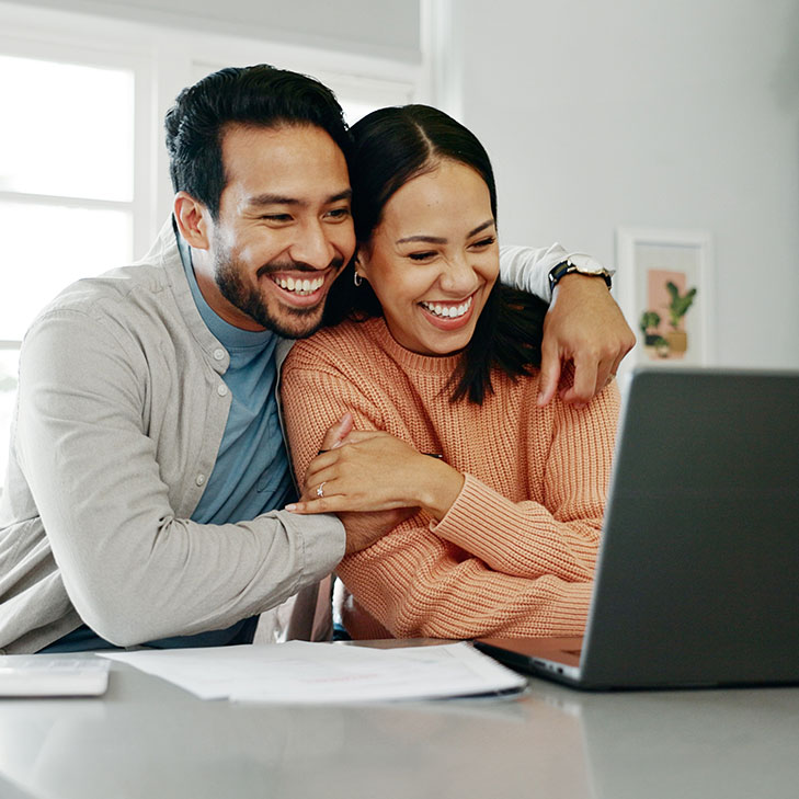 Man and woman opening Solarity Savers high yield savings account